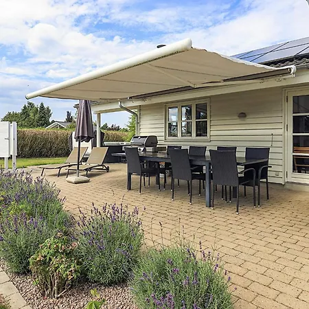 Casa vacanze 10 Person In Otterup